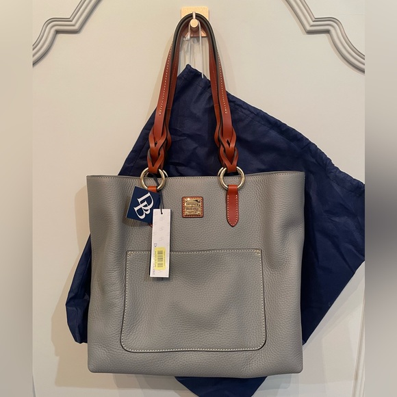 Dooney & Bourke purse - Picture 1 of 2